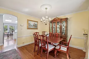 87 Kingsbury Rd, Garden City, NY 11530 - Photo 5