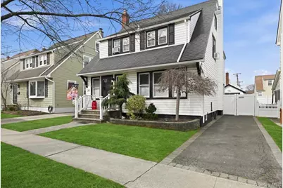 56 Broad Street, Williston Park, NY 11596 - Photo 3