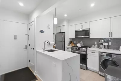 2574 34th Street #3A, Astoria, NY 11103 - Photo 5