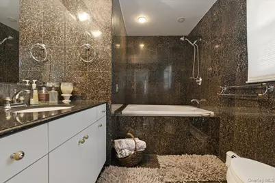 125 Highland Road, Glen Cove, NY 11542 - Photo 29