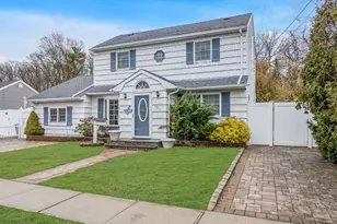 1393 Lombardy Blvd, Bay Shore, NY 11706 - Photo 23