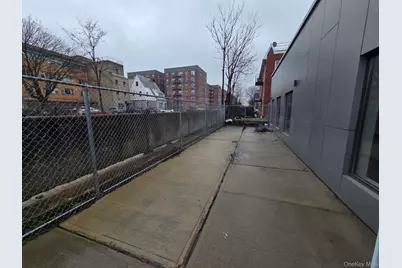 147-12 Roosevelt Ave, Flushing, NY 11354 - Photo 7