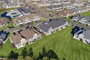 214 Belmont Cir, Yaphank, NY 11980 - Photo 47