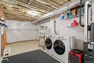 214 Belmont Cir, Yaphank, NY 11980 - Photo 33