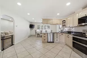 20 Newark St, Lindenhurst, NY 11757 - Photo 9