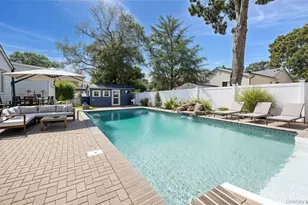 20 Newark St, Lindenhurst, NY 11757 - Photo 31