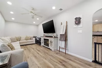 20 Newark Street, Lindenhurst, NY 11757 - Photo 15