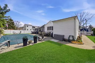 20 Newark St, Lindenhurst, NY 11757 - Photo 29