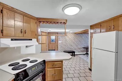 188 N Kentucky Avenue, Massapequa, NY 11758 - Photo 27