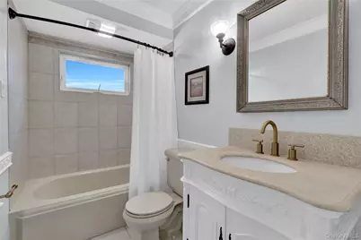 188 N Kentucky Avenue, Massapequa, NY 11758 - Photo 17