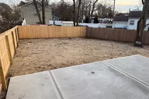 661 College Rd, Farmingville, NY 11738 - Photo 19