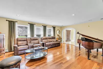 6 Ashleigh Drive, Saint James, NY 11780 - Photo 15