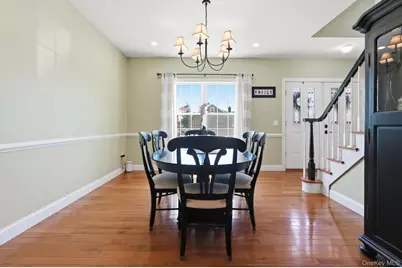 5 Butler Street, West Islip, NY 11795 - Photo 9