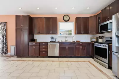 5 Butler Street, West Islip, NY 11795 - Photo 7