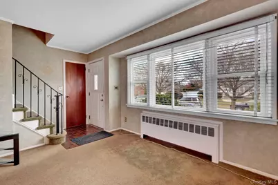 2 Jackson Avenue, Massapequa Park, NY 11762 - Photo 7