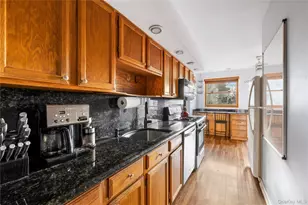 304 Westervelt Ave, New York, NY 10301 - Photo 11