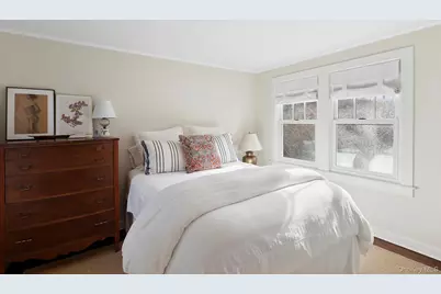 393 Hill Street, Southampton, NY 11968 - Photo 9