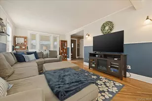 1165 Meadowbrook Rd, Merrick, NY 11566 - Photo 9