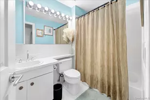 37 Harbor Ln, New Rochelle, NY 10805 - Photo 15