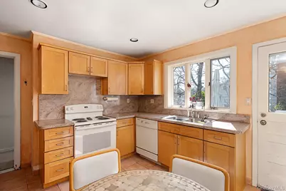 76 Baker Hill Road, Great Neck, NY 11023 - Photo 9