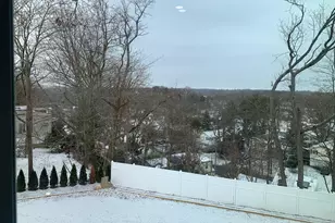 71 Lannon Pl, Port Washington, NY 11050 - Photo 13