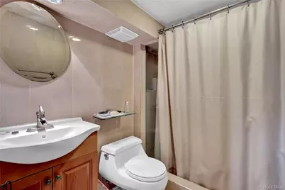 125 Marcus Avenue, New Hyde Park, NY 11040 - Photo 13