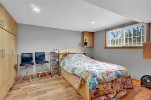 125 Marcus Ave, New Hyde Park, NY 11040 - Photo 17