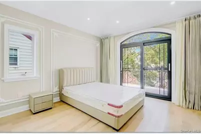 157-49 Rose Avenue, Flushing, NY 11355 - Photo 11