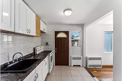 712 Park Avenue, Uniondale, NY 11553 - Photo 9