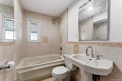 712 Park Avenue, Uniondale, NY 11553 - Photo 13