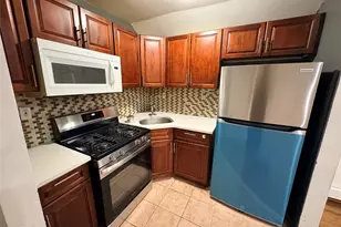 118-33 199th St, Jamaica, NY 11412 - Photo 5