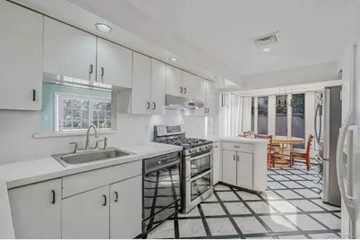 61 Southgate Road, Valley Stream, NY 11581 - Photo 7