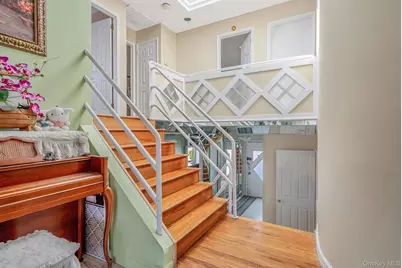 61 Southgate Road, Valley Stream, NY 11581 - Photo 25