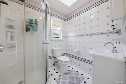 115 Young Avenue, Yonkers, NY 10710 - Photo 21