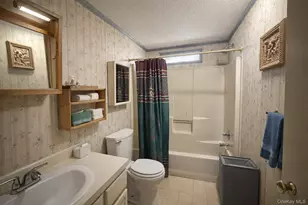 4 Mews Ct, Holtsville, NY 11742 - Photo 13