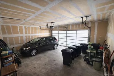 4 Mews Court, Holtsville, NY 11742 - Photo 17