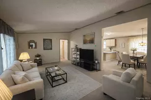 4 Mews Ct, Holtsville, NY 11742 - Photo 3