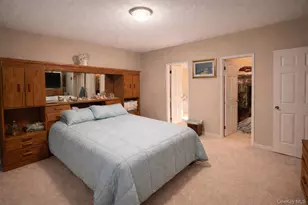 4 Mews Ct, Holtsville, NY 11742 - Photo 9