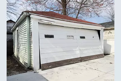 9472 199th Street, Hollis, NY 11423 - Photo 31