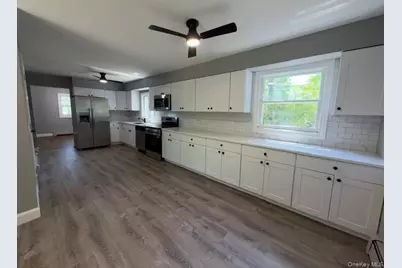 130 Park Lane, Middle Island, NY 11953 - Photo 9