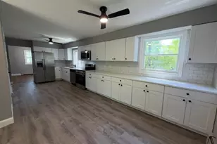 130 Park Ln, Middle Island, NY 11953 - Photo 9
