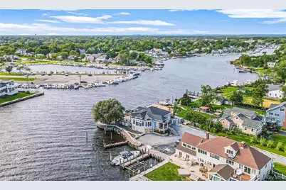 238 W Islip Road, West Islip, NY 11795 - Photo 13