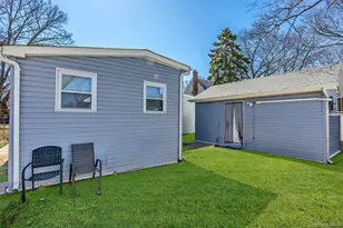 255 26th St, Copiague, NY 11726 - Photo 29