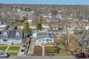 255 26th St, Copiague, NY 11726 - Photo 37