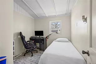 255 26th St, Copiague, NY 11726 - Photo 21