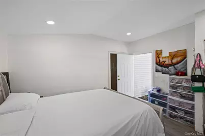 255 26th Street, Copiague, NY 11726 - Photo 23