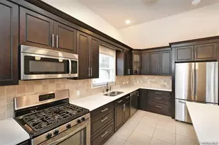 6 Patricia St, Plainview, NY 11803 - Photo 3