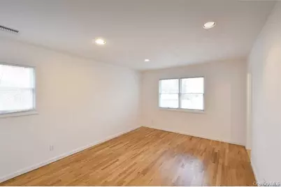 6 Patricia Street, Plainview, NY 11803 - Photo 9