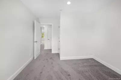 108 Maya Circle, Central Islip, NY 11722 - Photo 25