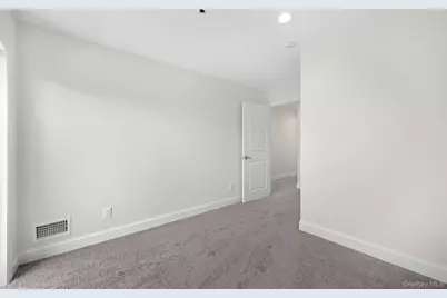 108 Maya Circle, Central Islip, NY 11722 - Photo 21